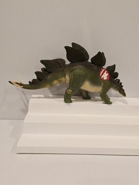 Vintage Kenner Jurassic Park Stegosaurus JP 24 Battle Wound Dinosaur Figure 1993